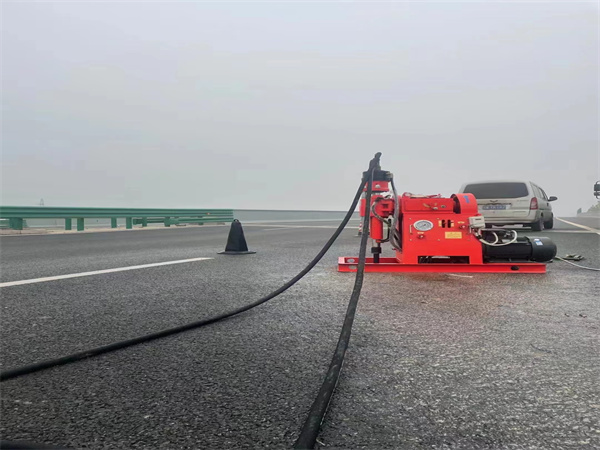 加茂镇马路路基路面开裂下沉注浆加固灌浆