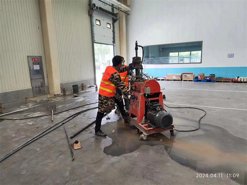 加茂镇厂房地面下沉塌陷注浆加固施工